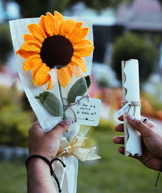 Poema de Amor + 1 Girasol fabricado a mano.